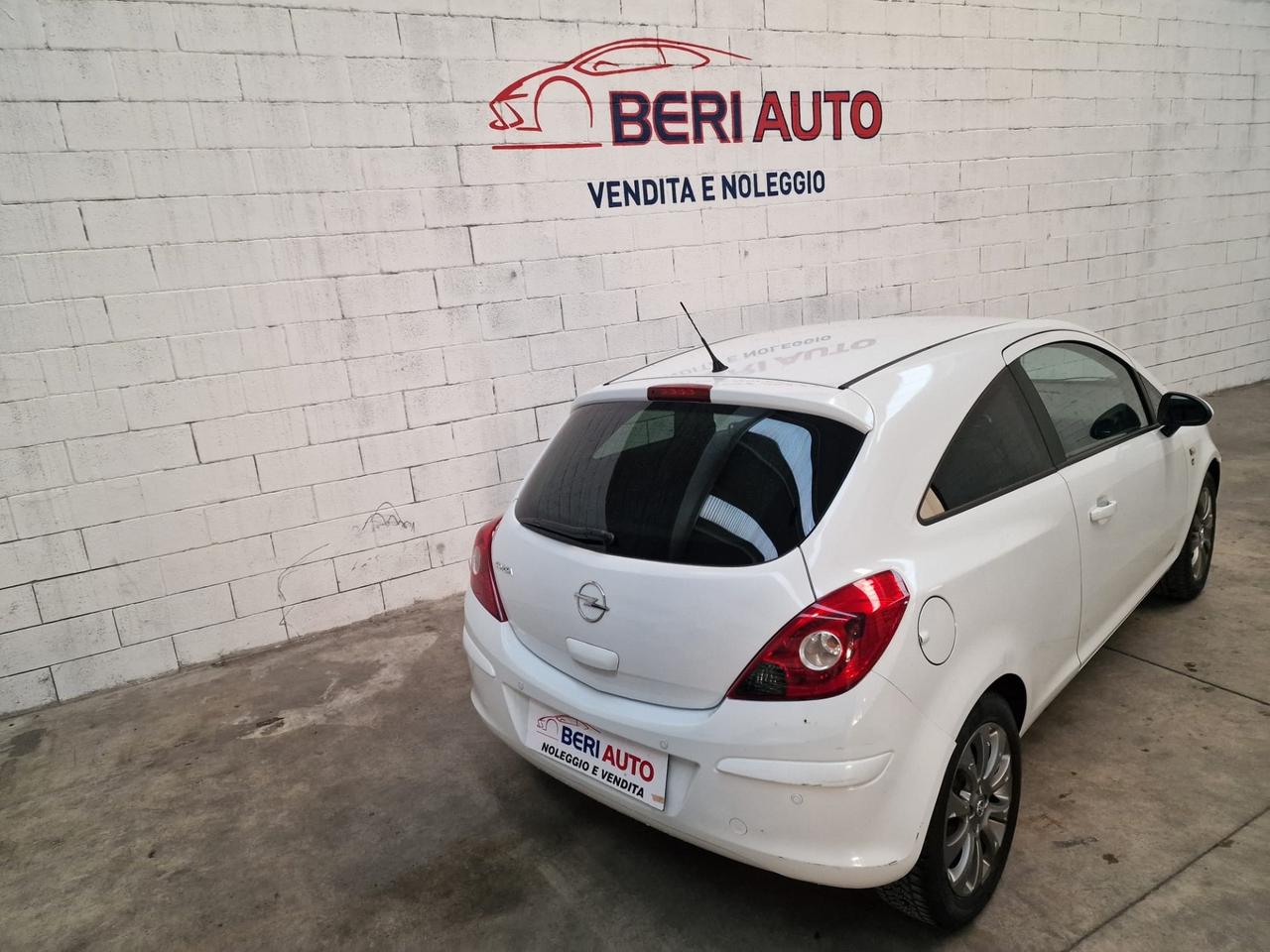 Opel Corsa allestimento Sport