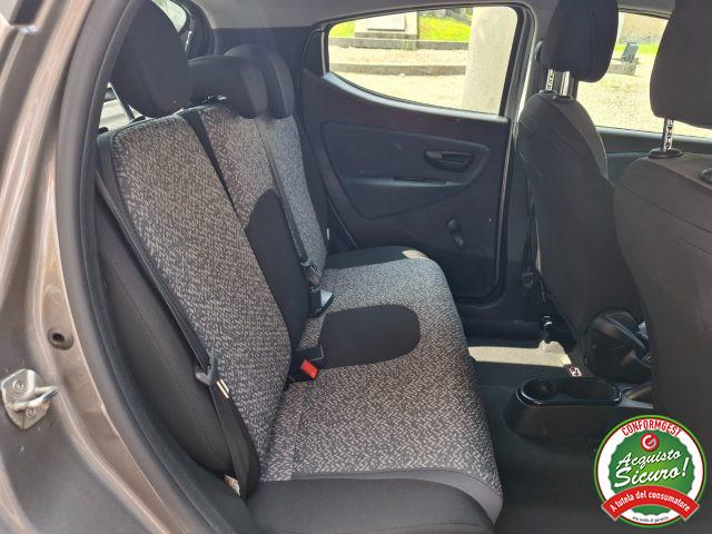 LANCIA Ypsilon 1.0 FireFly 5 porte S&S Hybrid Ecochic Silver