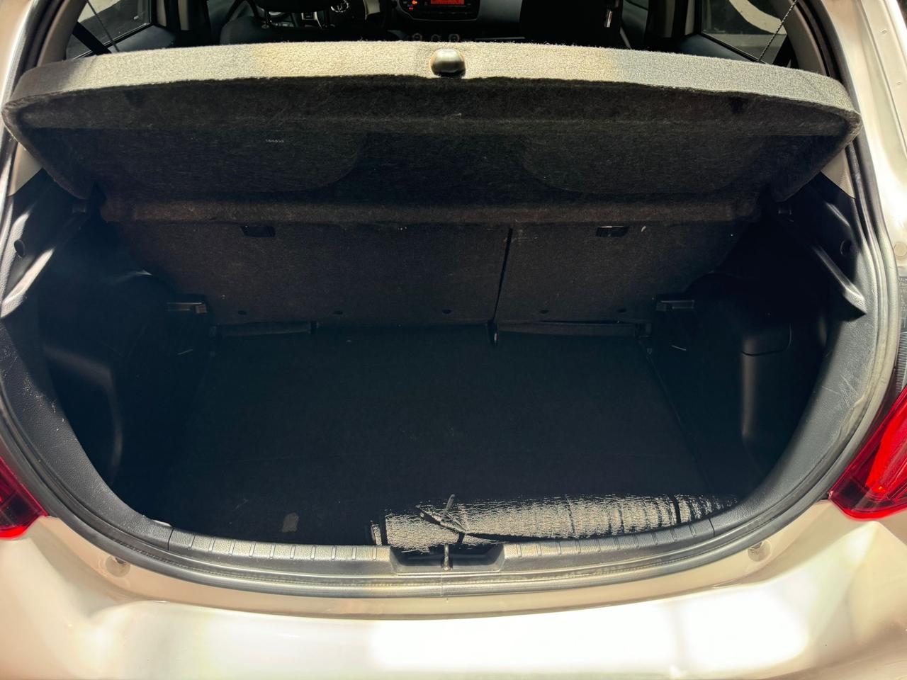 Toyota Yaris 1.0 5 porte Lounge