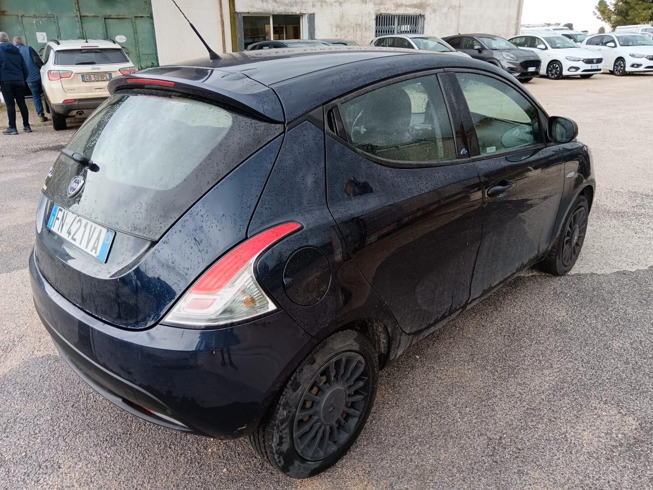 Lancia Ypsilon 1.2 69 CV 5 porte Silver