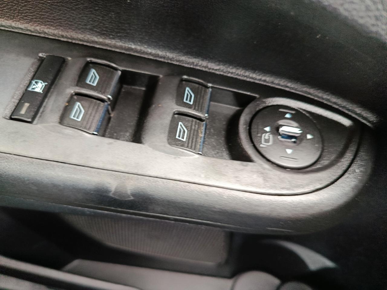 Ford B-Max 1.4 90 CV GPL Business Titanium