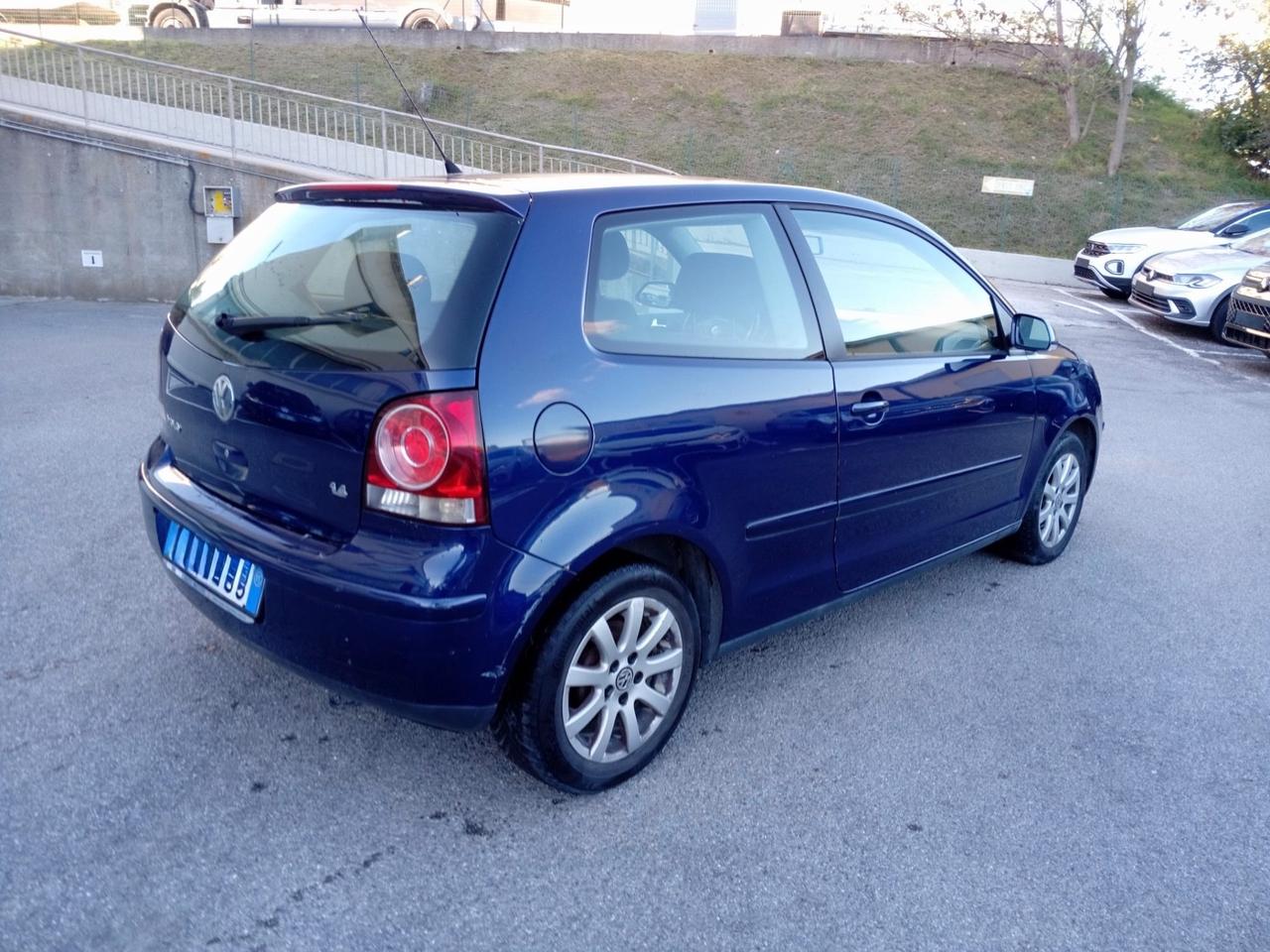 Volkswagen Polo 1.4/75CV 16V 3p. Sportline