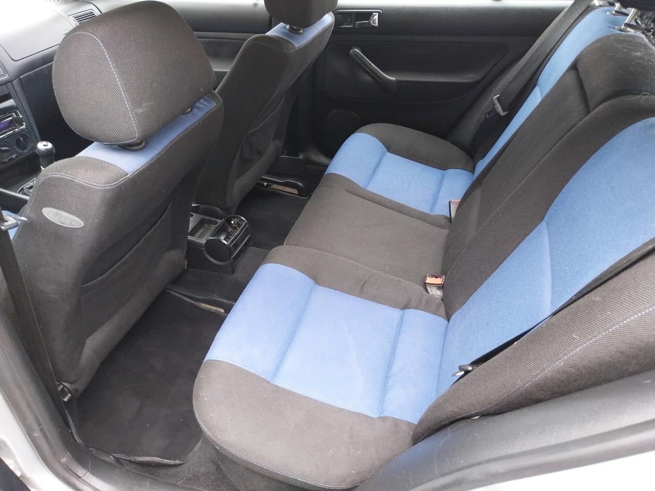 Volkswagen Golf 1.6 16V cat 5 porte Highline