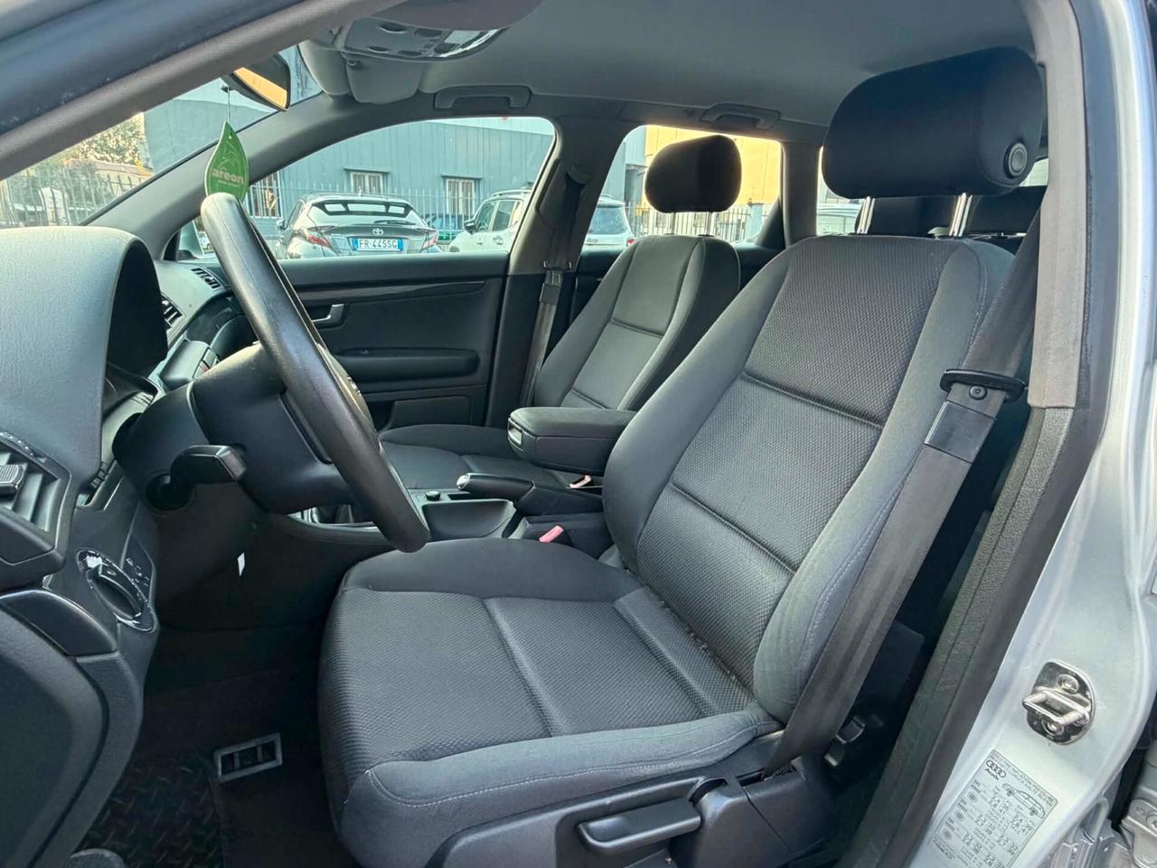 Audi A4 1.9 TDi 130cv-299.000km-U.Prop-2004