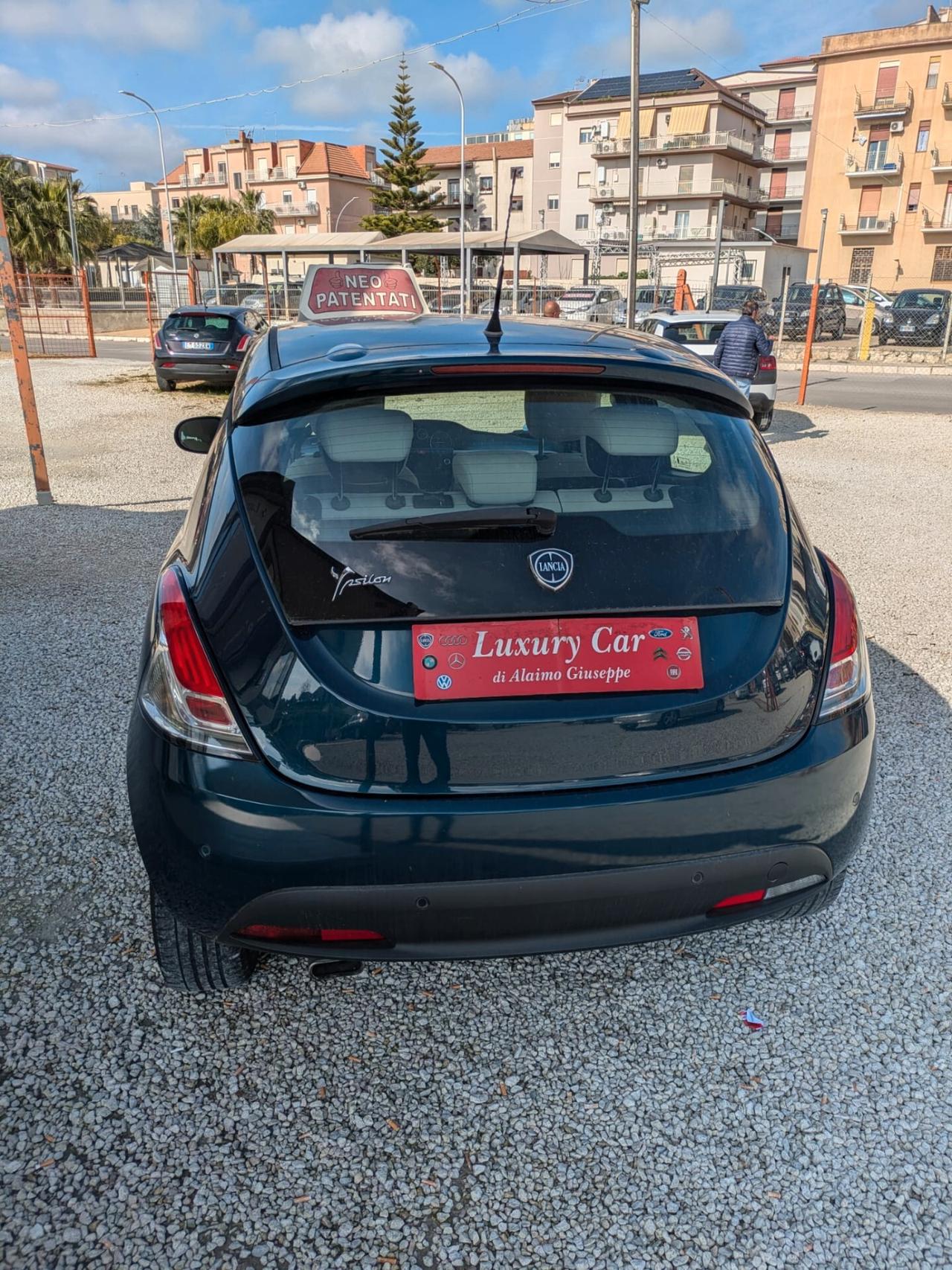 Lancia Ypsilon 1.2 69 CV 5 porte Gold