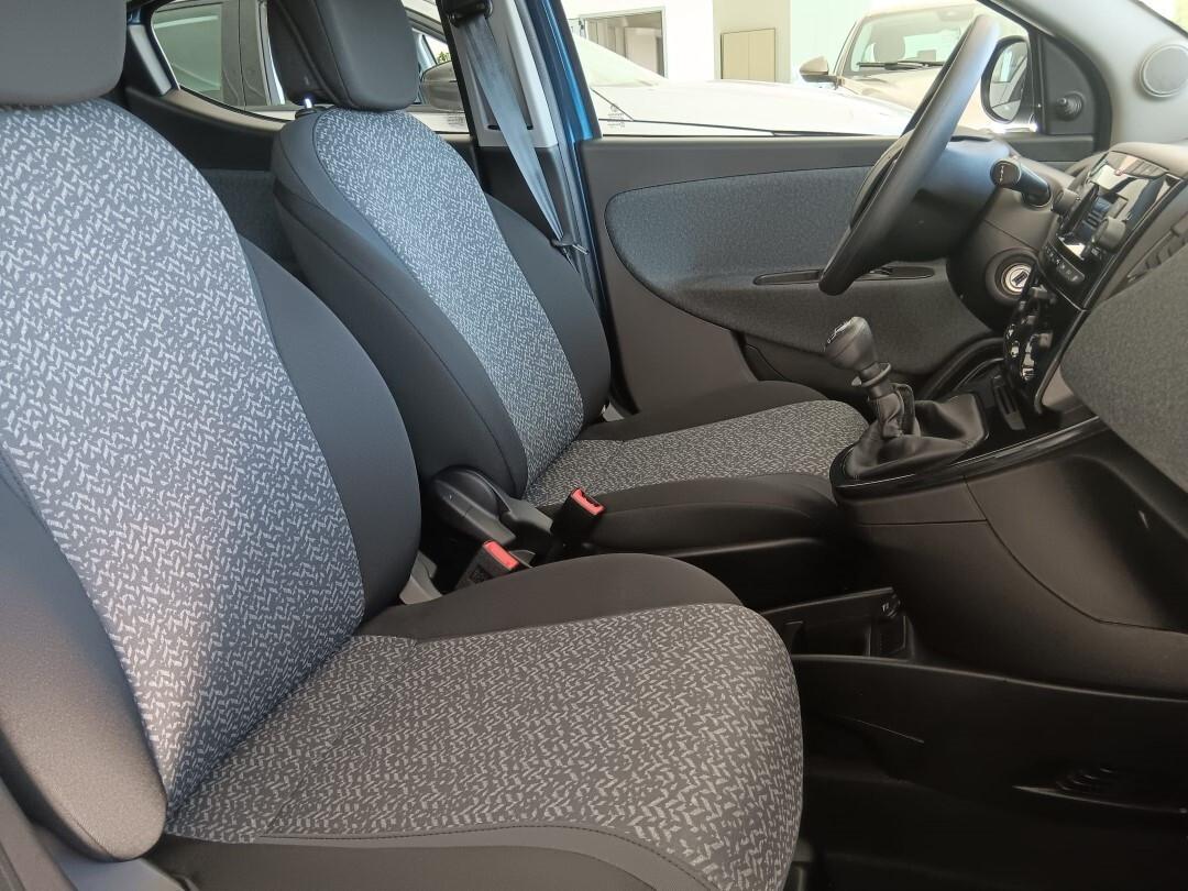 Lancia Ypsilon Hybrid Silver 1.0 (70 cv)