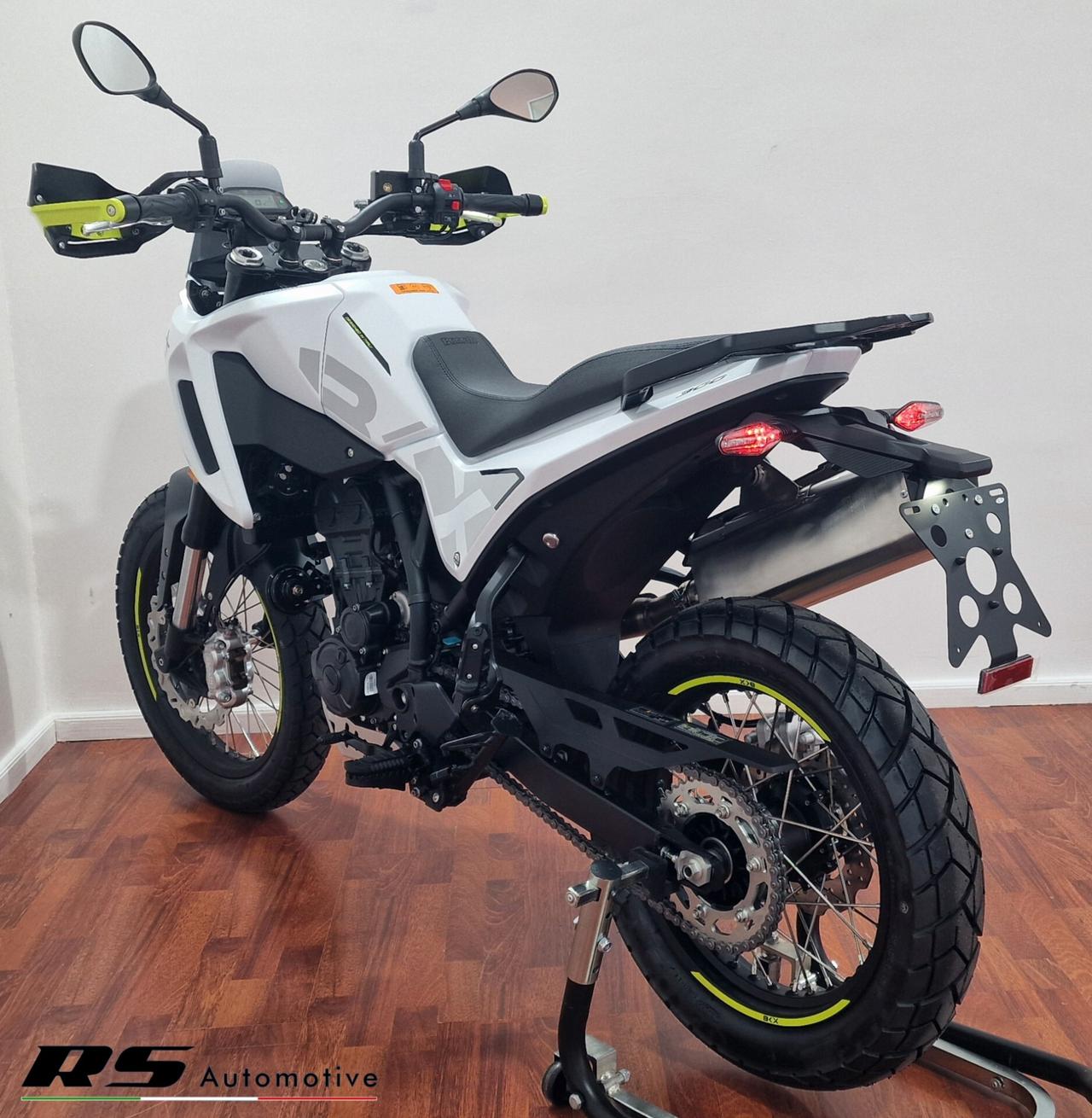 BENELLI BKX 300