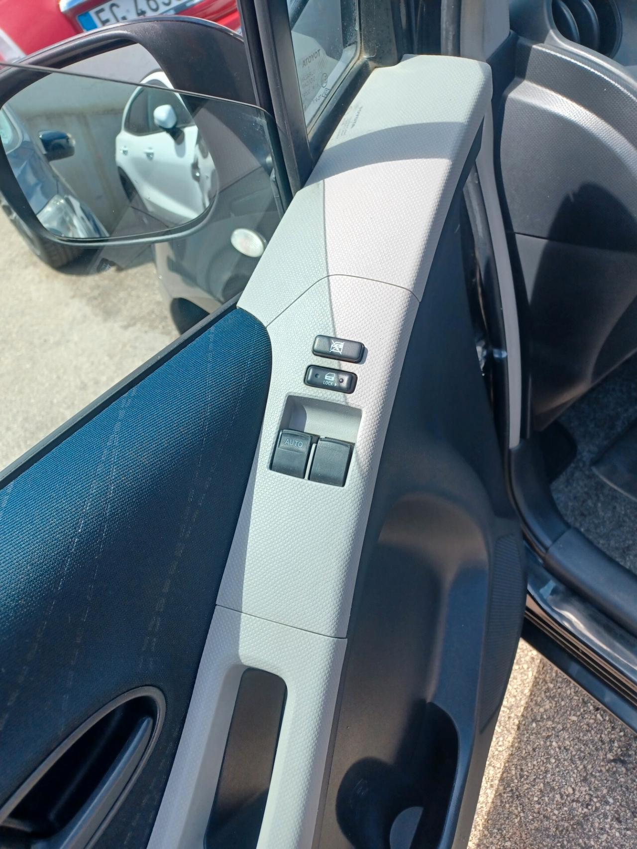 Toyota Yaris 1.0 BENZINA SOLO 100000 KM