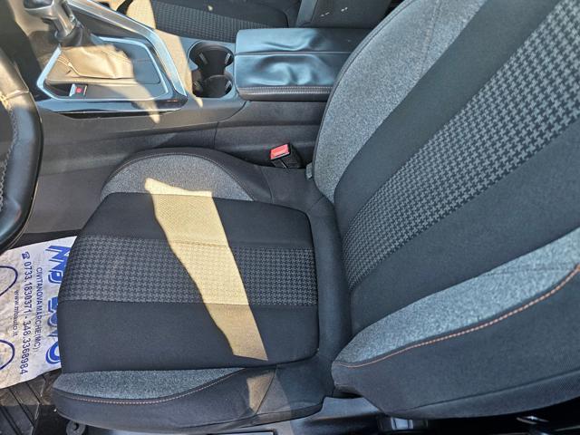 PEUGEOT 3008 BlueHDi 130 S&S Active
