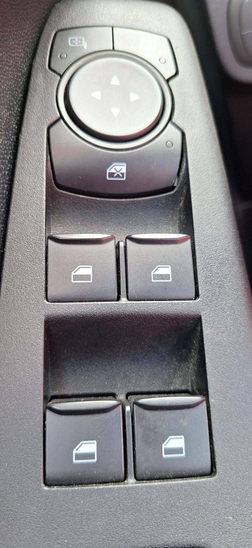 Ford Fiesta 1.0 Ecoboost Hybrid 125 CV 5 porte Titanium
