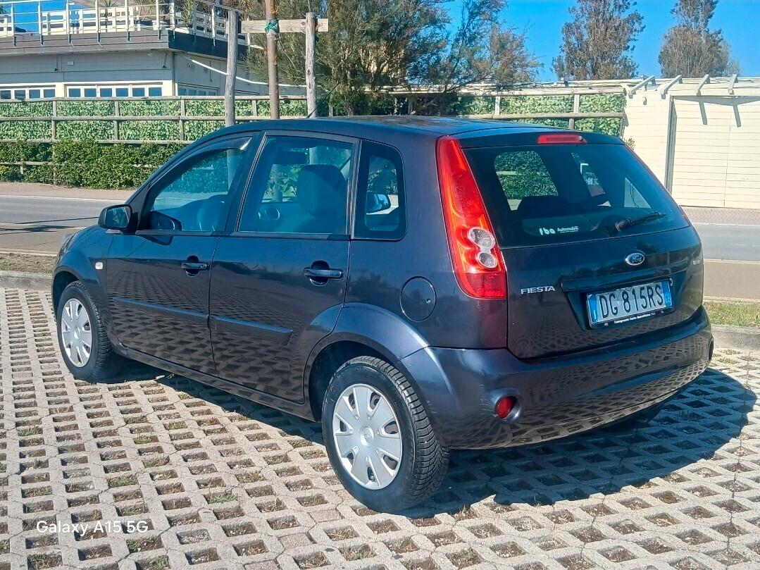 Ford Fiesta 1.4 DIESEL -5 PORTE - ACCETTO PERMUTE NEOPATENTATI