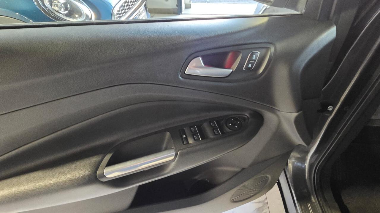 Ford Kuga 2.0 TDCI 150 CV S&S 4WD ST-Line