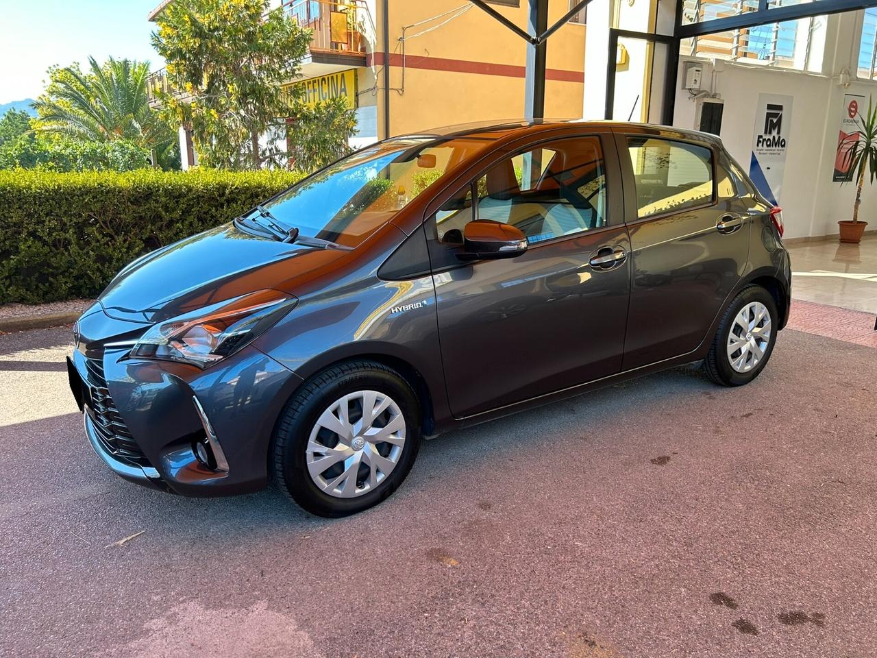 Toyota Yaris 1.5 Hybrid 5 porte Business