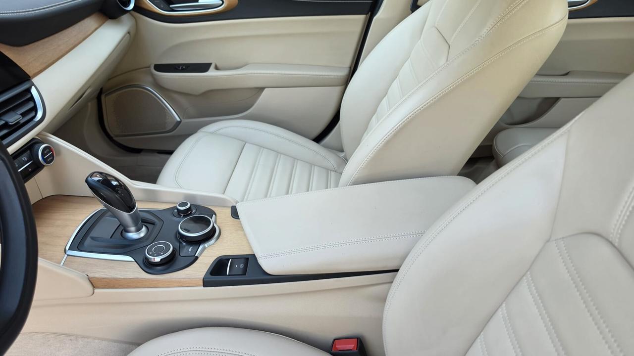 Alfa Romeo Giulia 2.2 Turbodiesel 180 CV Business Sport UNICO PROPRIETARIO