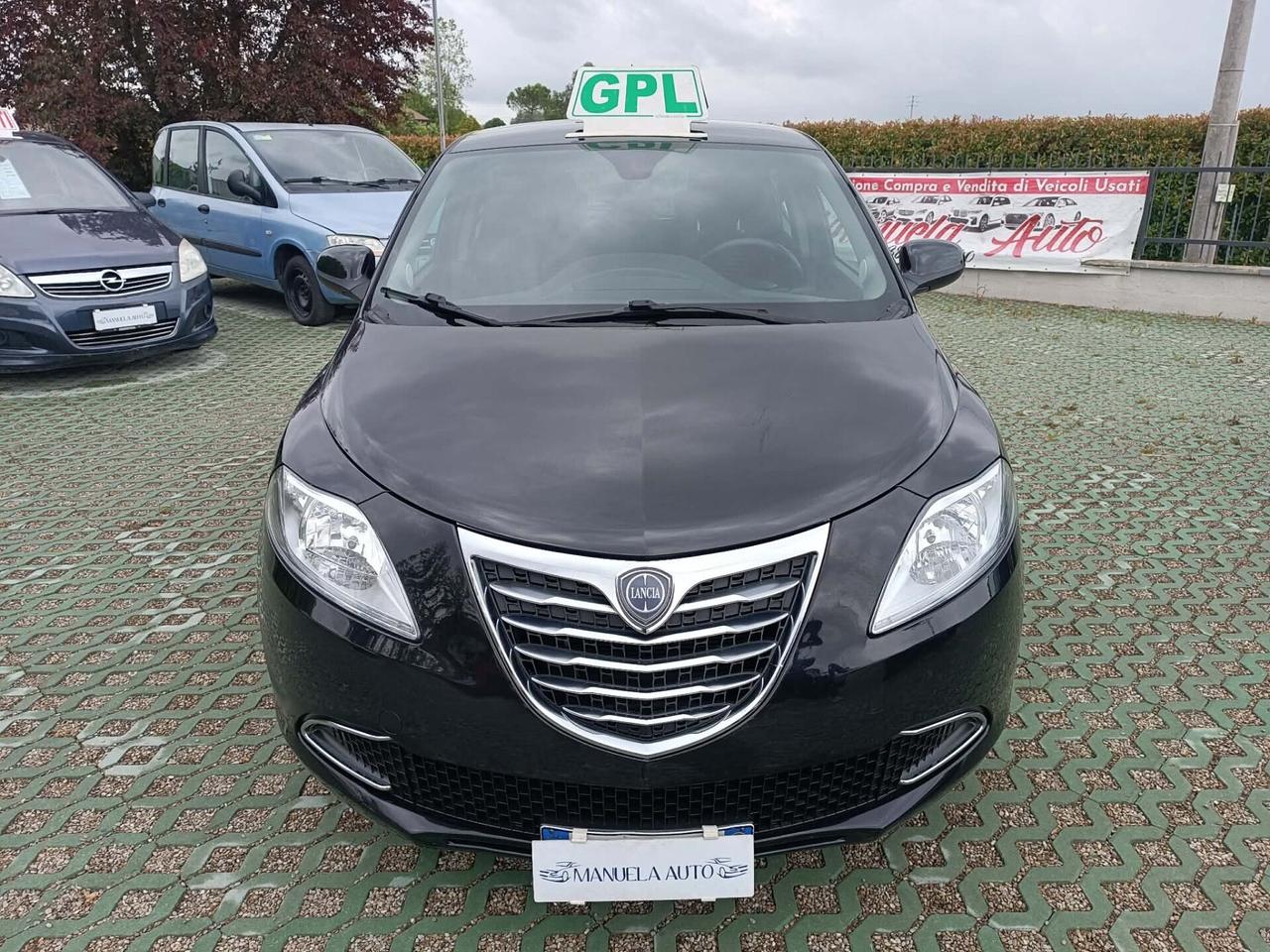Lancia Ypsilon 1.2 69 CV 5 porte GPL Ecochic Silver