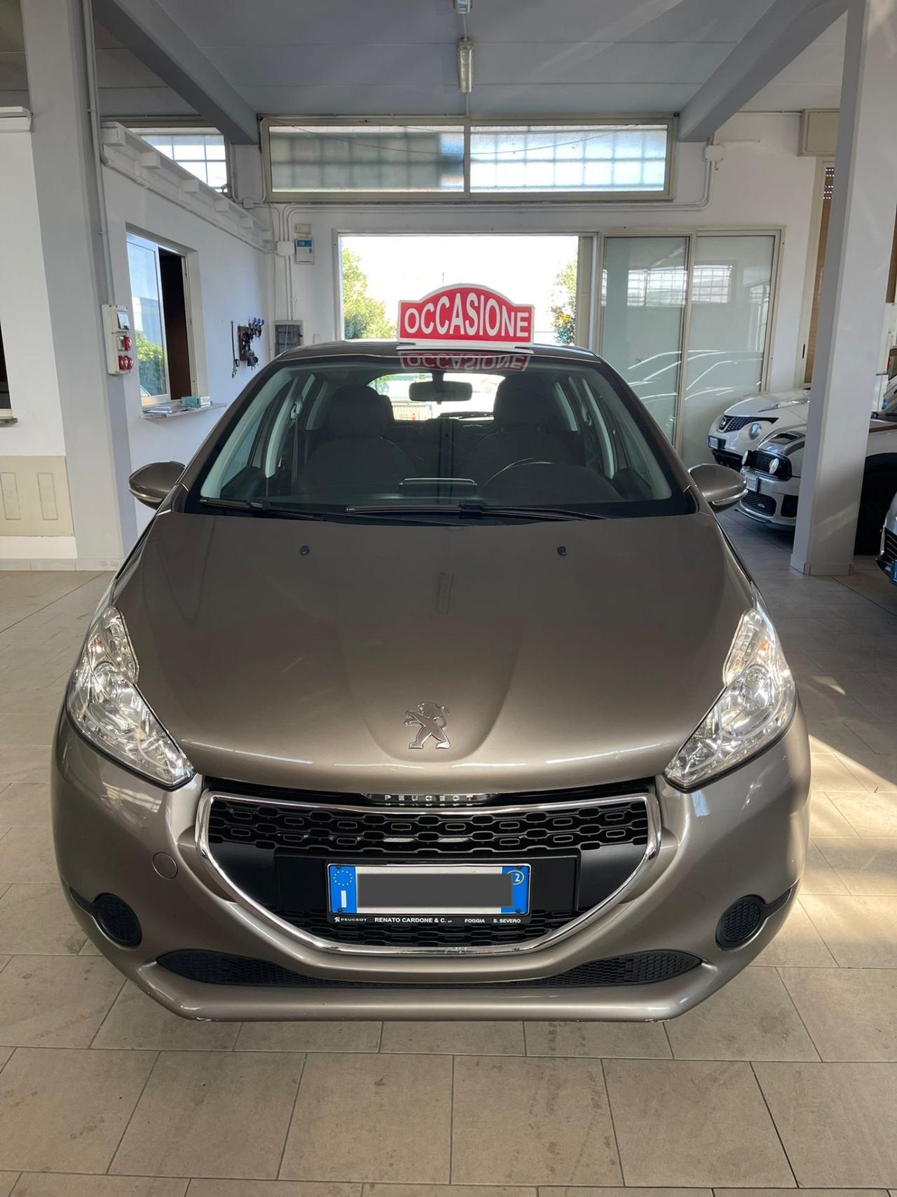 Peugeot 208 1.4 HDi 68 CV 5 porte Allure