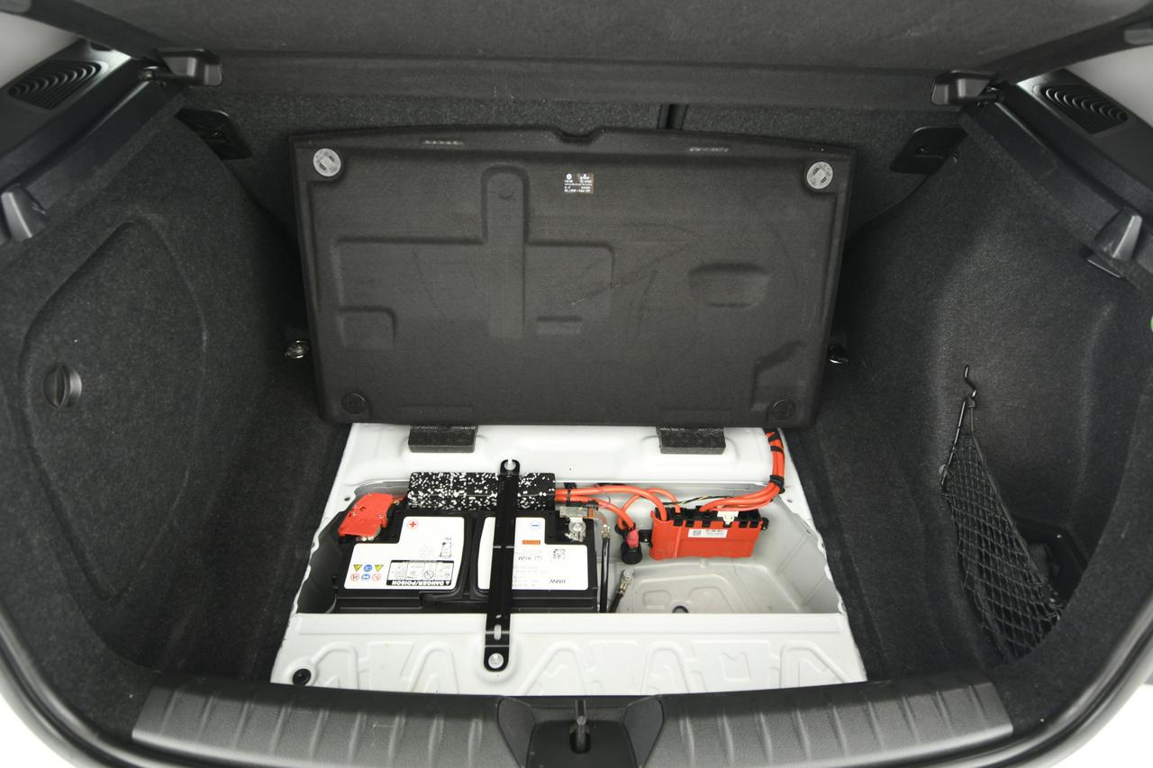 BMW 118d Sport 5p auto LED+C17"