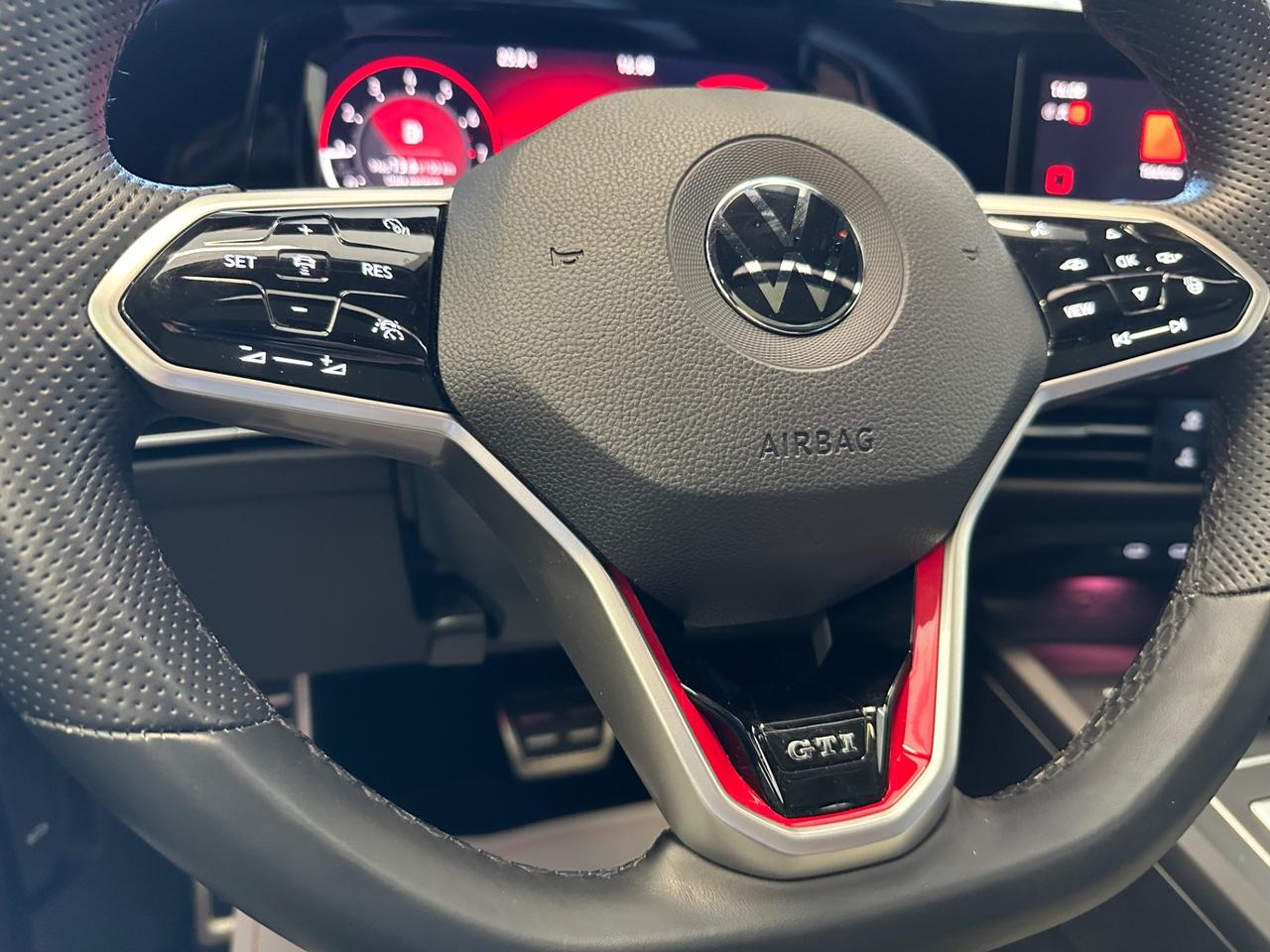 Volkswagen Golf GTI Golf 2.0 TSI GTI DSG PERFORMANCE