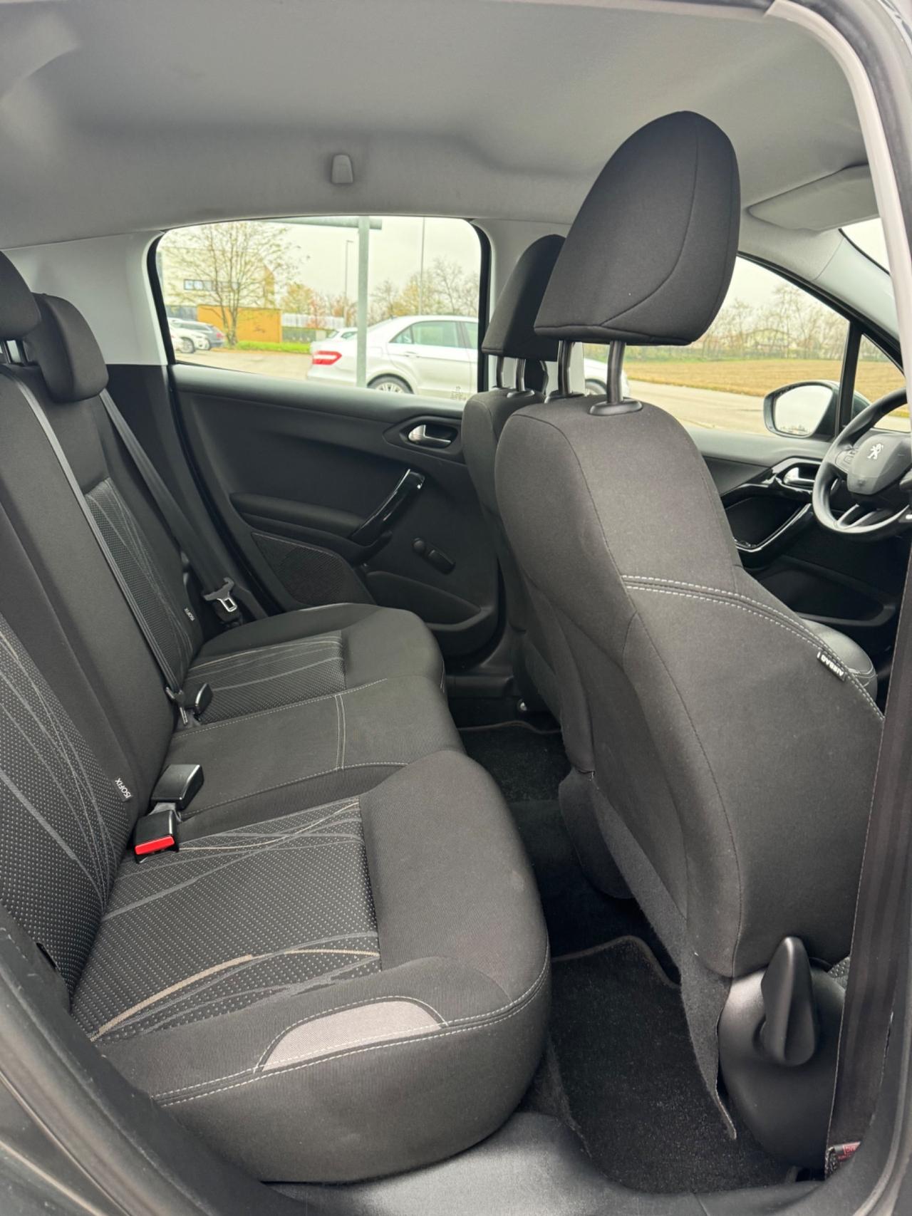 Peugeot 208 1.2 VTi 82 CV 5 porte Allure