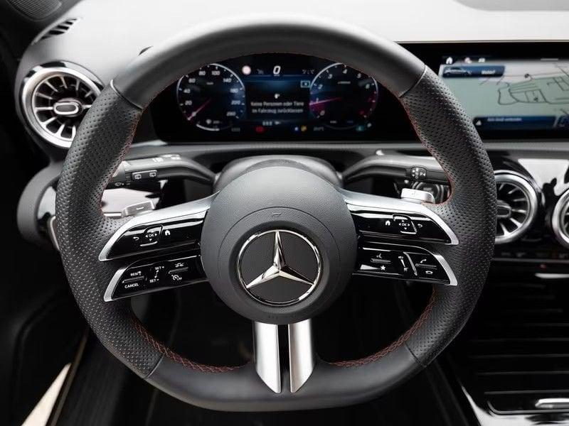 Mercedes-Benz Classe A A 180 AMG Line Advanced Camera 18" Winter Pack