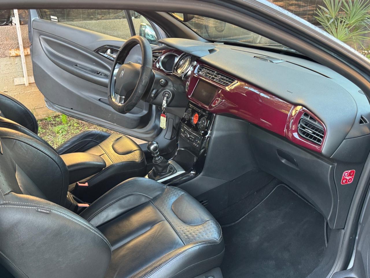 Ds DS3 3 1.6 THP 155 Just Black