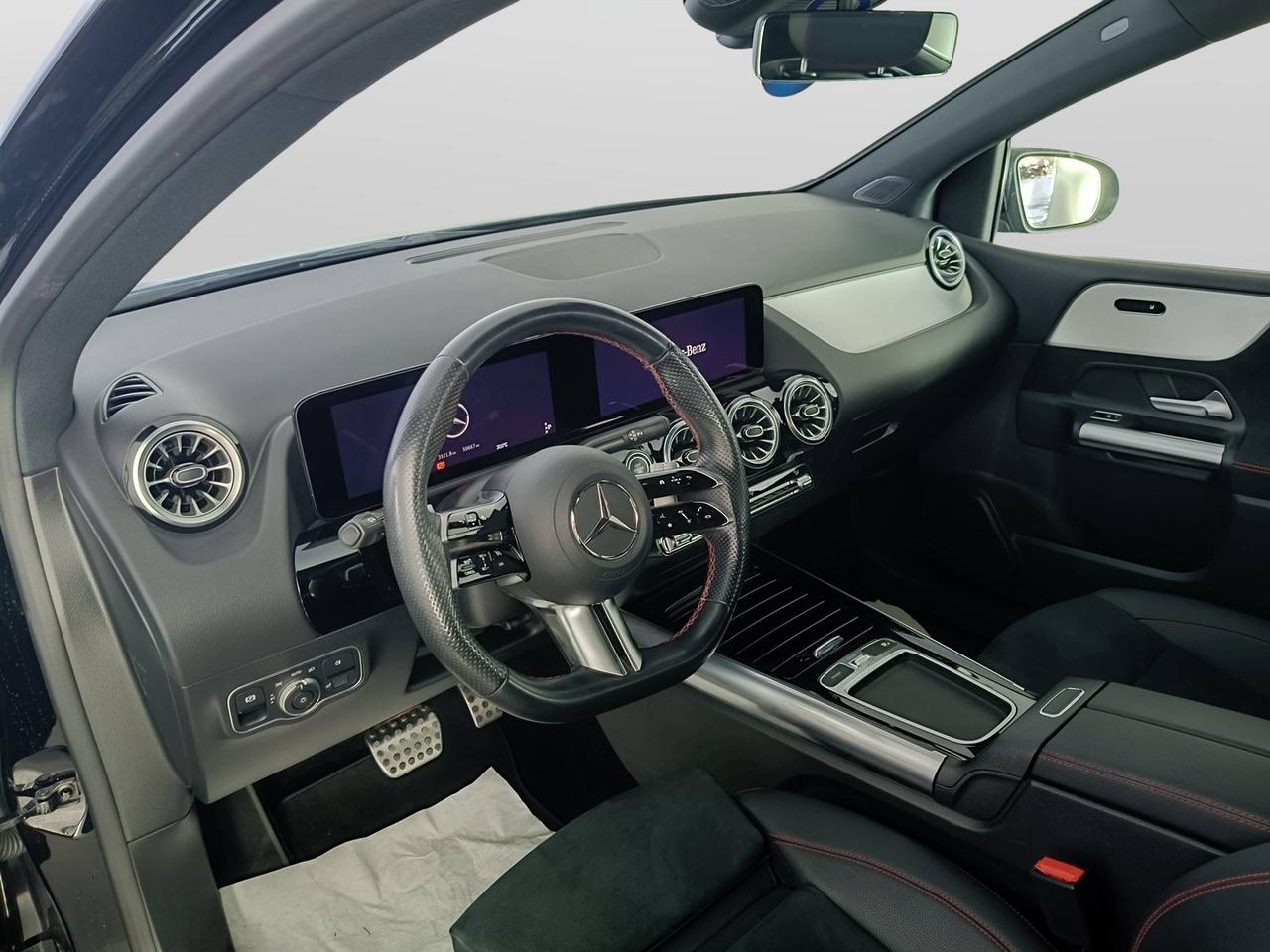Mercedes-Benz Classe B - W247 2023 - B 180 d AMG Line Premium auto