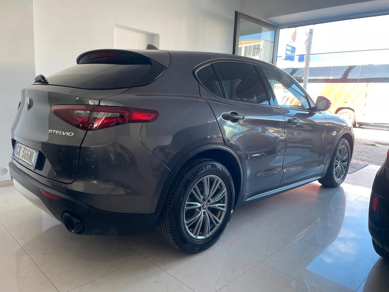 Alfa Romeo Stelvio 2.2 Turbodiesel 160 CV AT8 RWD Super Business