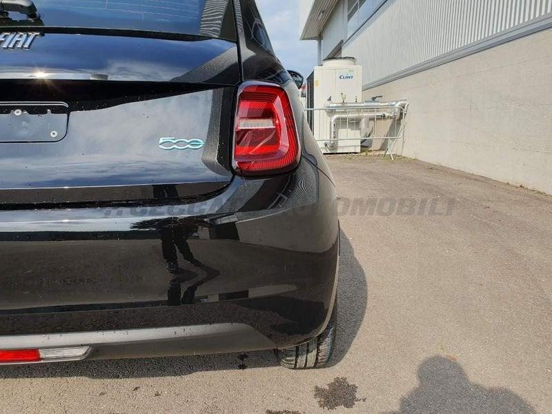 FIAT 500 Nuova 500 Hatchback My23 La Nuova 500 - 320 Berlina