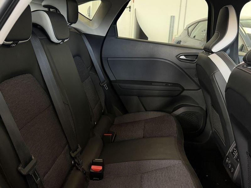 Renault Captur E-Tech hybrid 1.6 E-TECH HEV 145 TECHNO AUTO