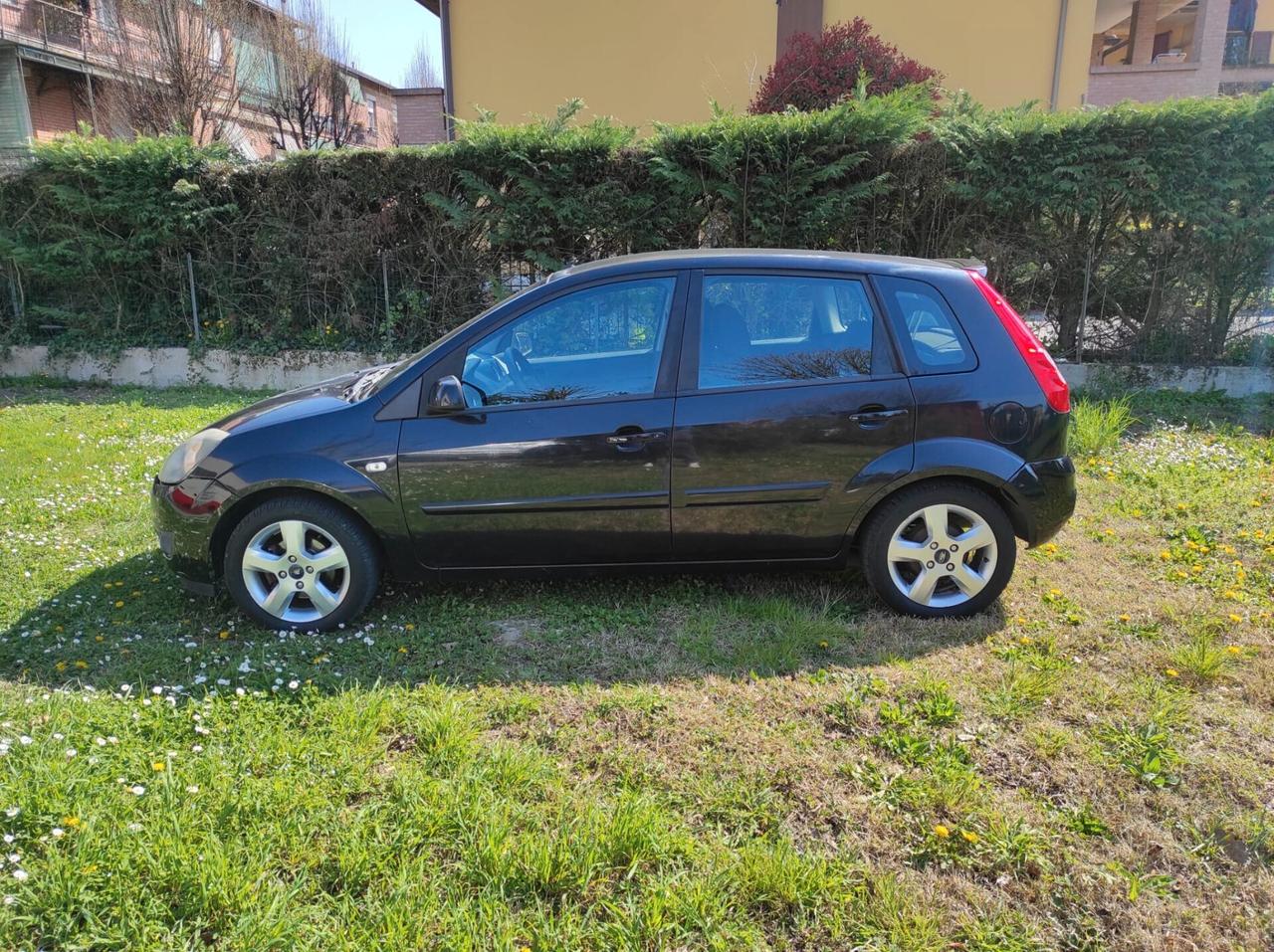 Ford Fiesta 1.2 16V 5p. Ghia GPL