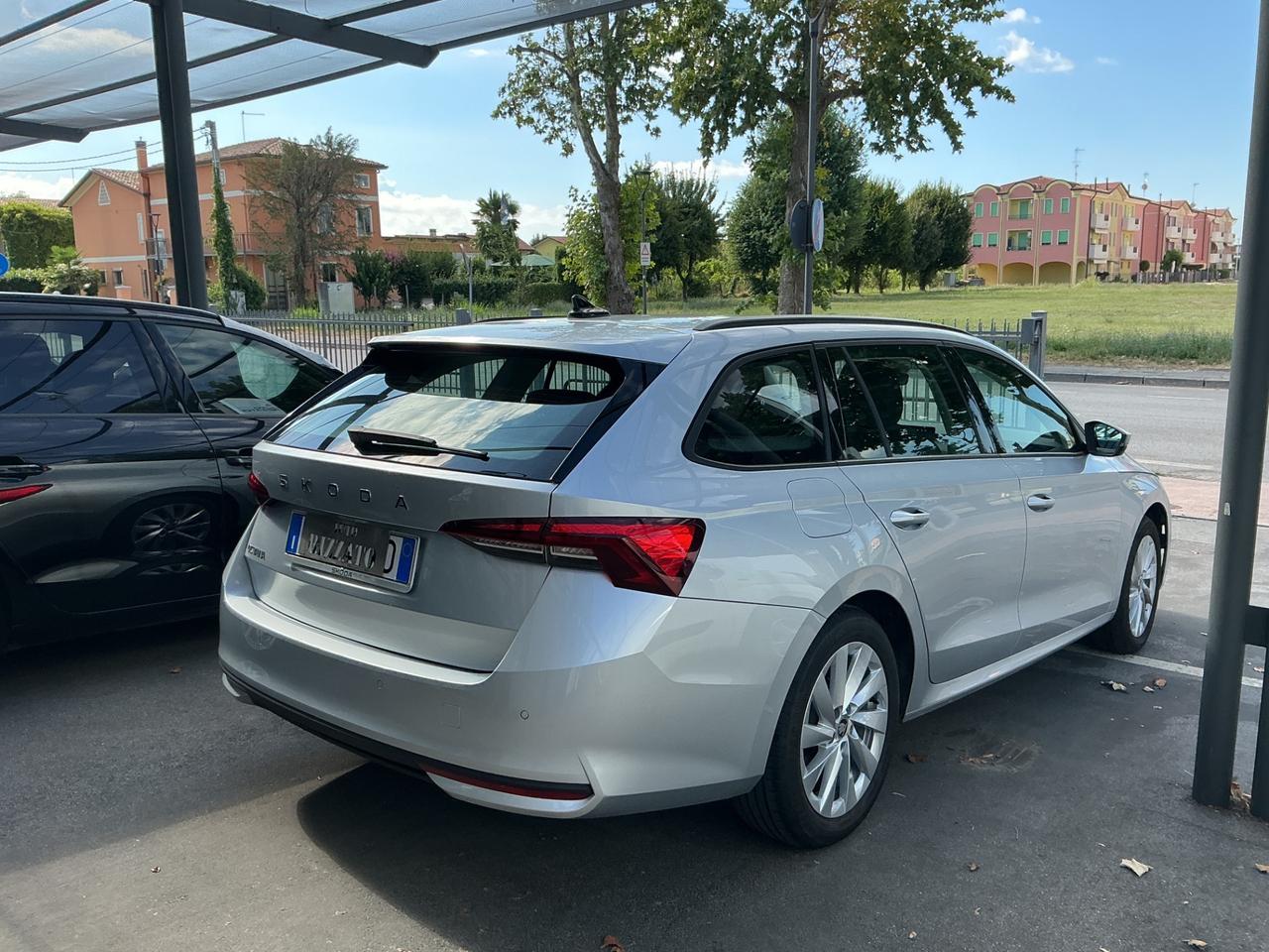 Skoda Octavia 2.0 TDI 150 CV DSG Wagon Selection - KM 22.000
