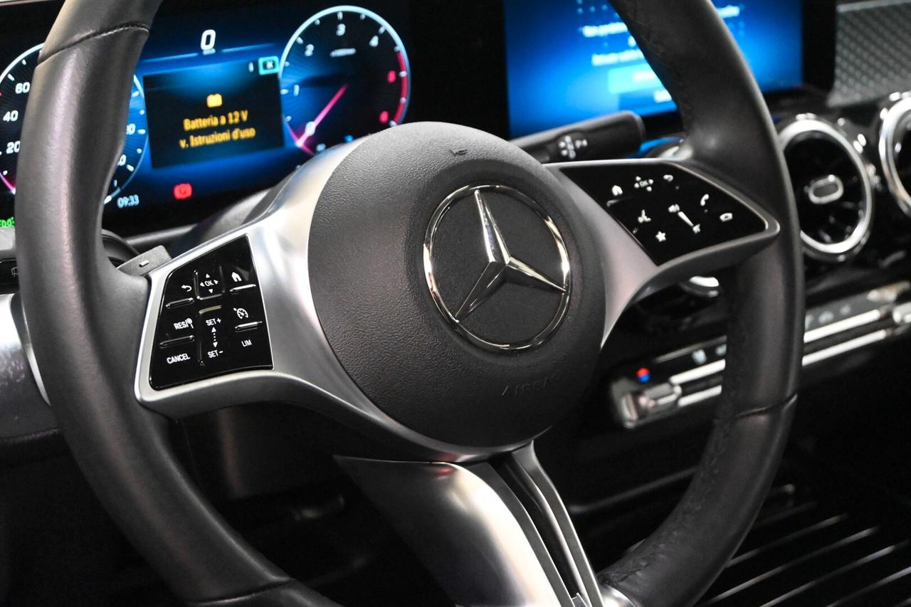 MERCEDES GLB (X247) GLB 180 d Automati...