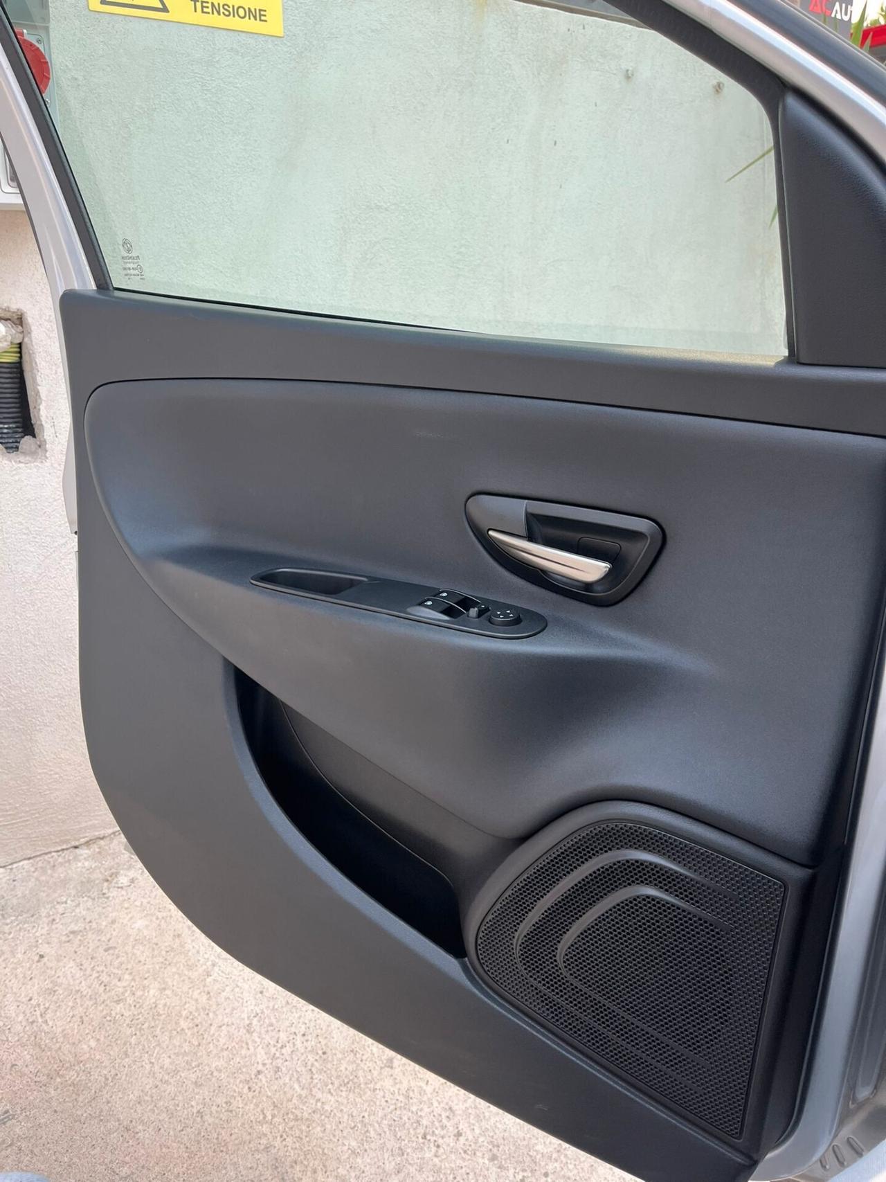 Lancia Ypsilon 1.3 MJT 16V 95 CV 5 porte S&S PLATINUM
