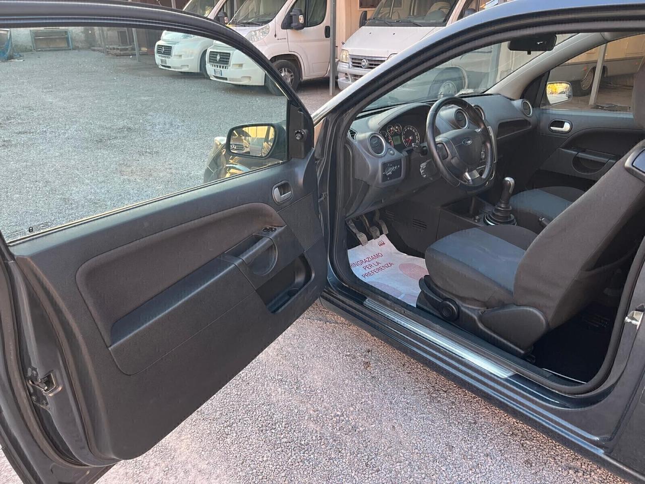 Ford Fiesta Titanium 1.4 TDCi 70Cv 12 MESI DI GARANZIA