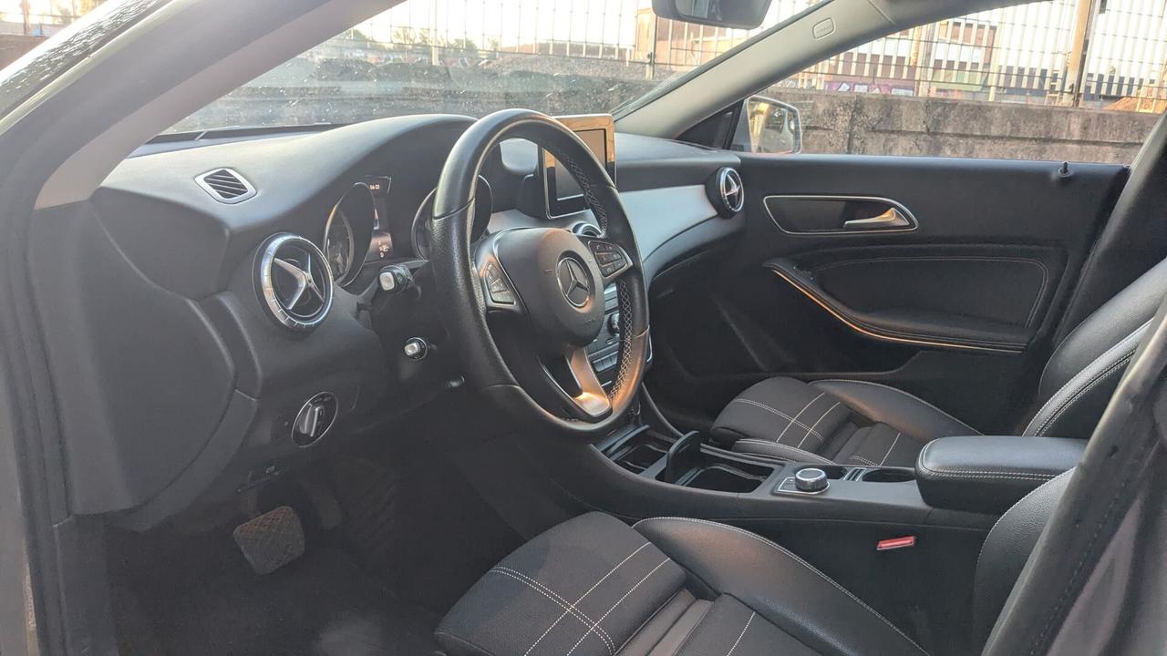 Mercedes-benz CLA 220 Automatic Sport Night