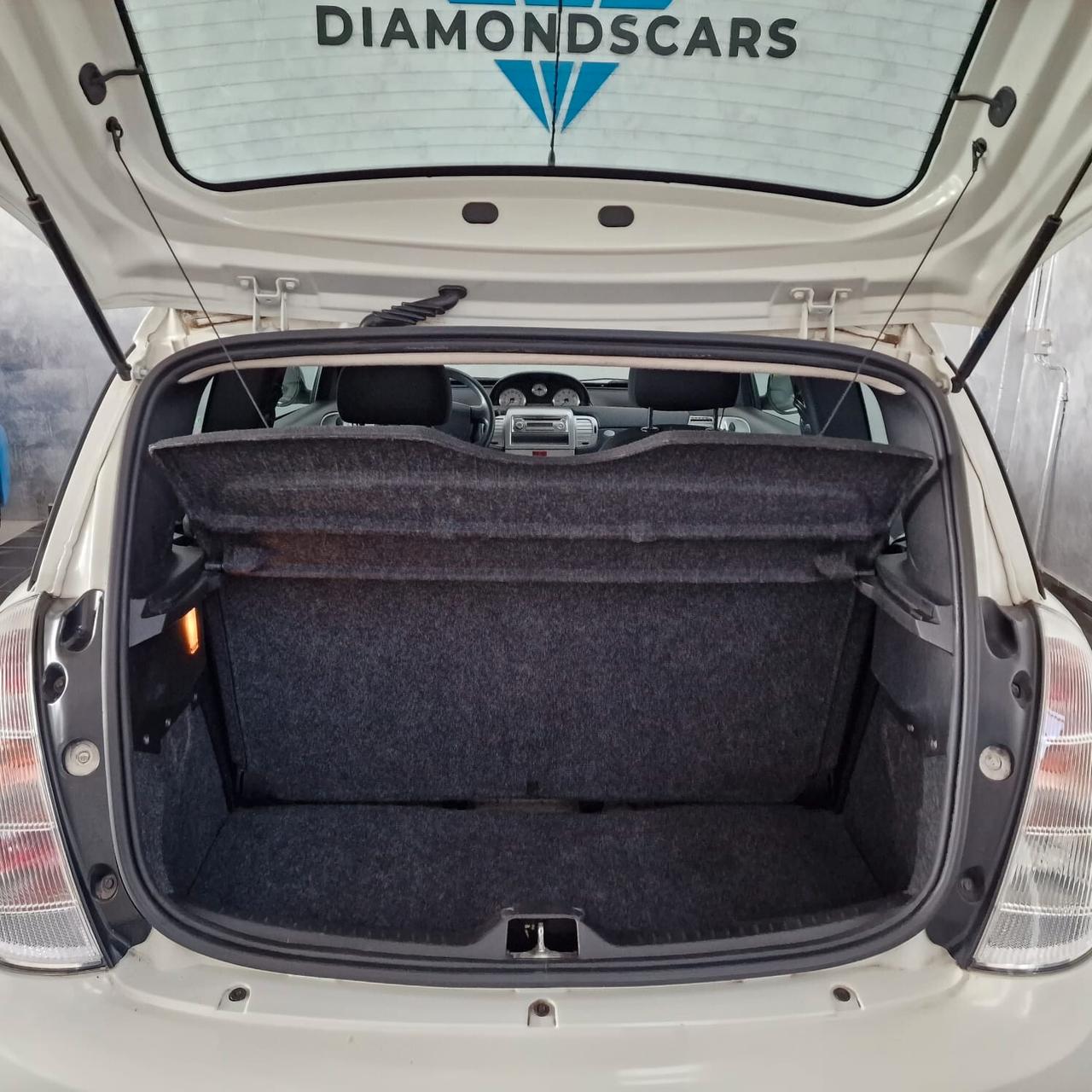 Lancia Ypsilon 1.3 MJT 75 CV Unyca