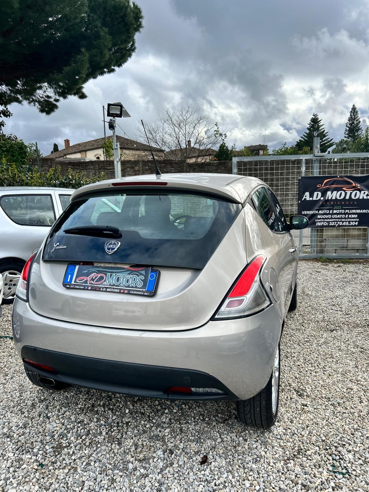 Lancia Ypsilon 1.2 69 CV 5 porte Platinum
