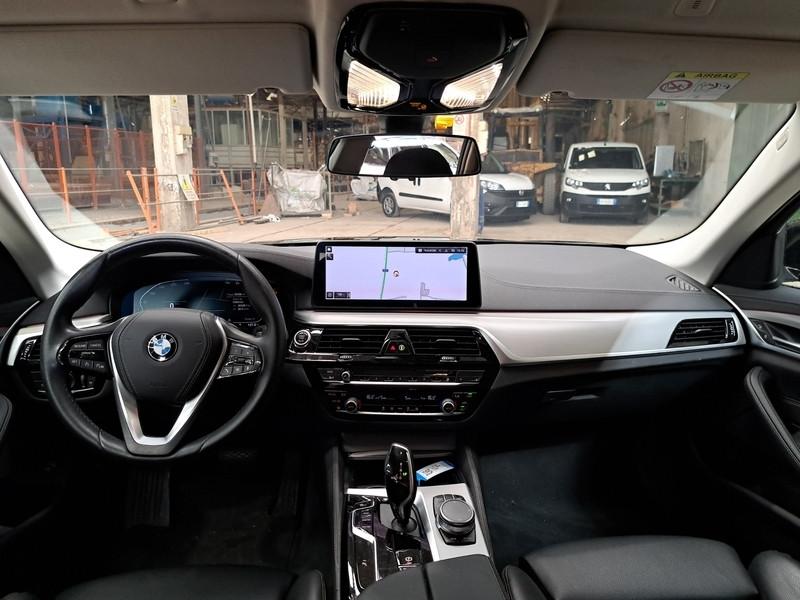 BMW 518 MH48V Luxury Touring Auto