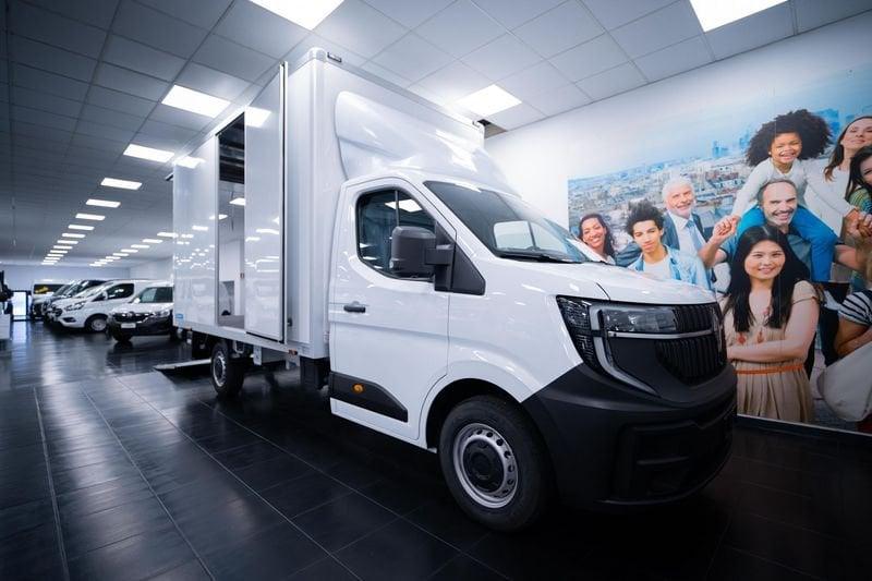 Renault Master MASTER TCS TA L3 T35 RS Blue dCi 150 EVIE BOXATO CON PORTA LATERALE E SPOILE 4225X2200 H2325 CON PED