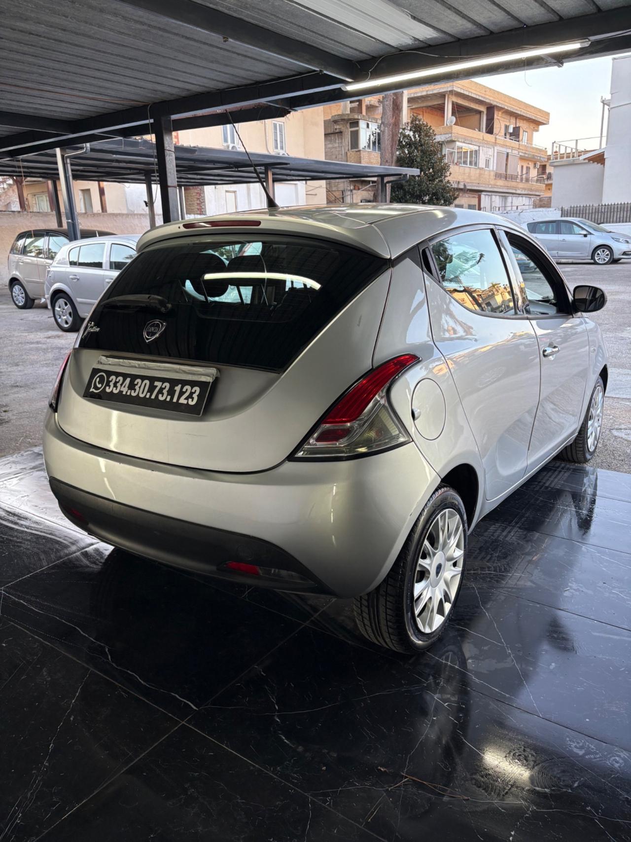 Lancia Ypsilon 1.2 69 CV 5 porte GPL Ecochic Silver