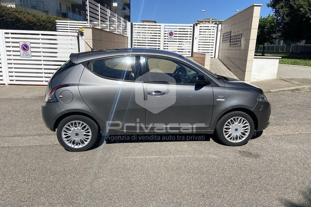 LANCIA Ypsilon 1.2 69 CV 5 porte Silver
