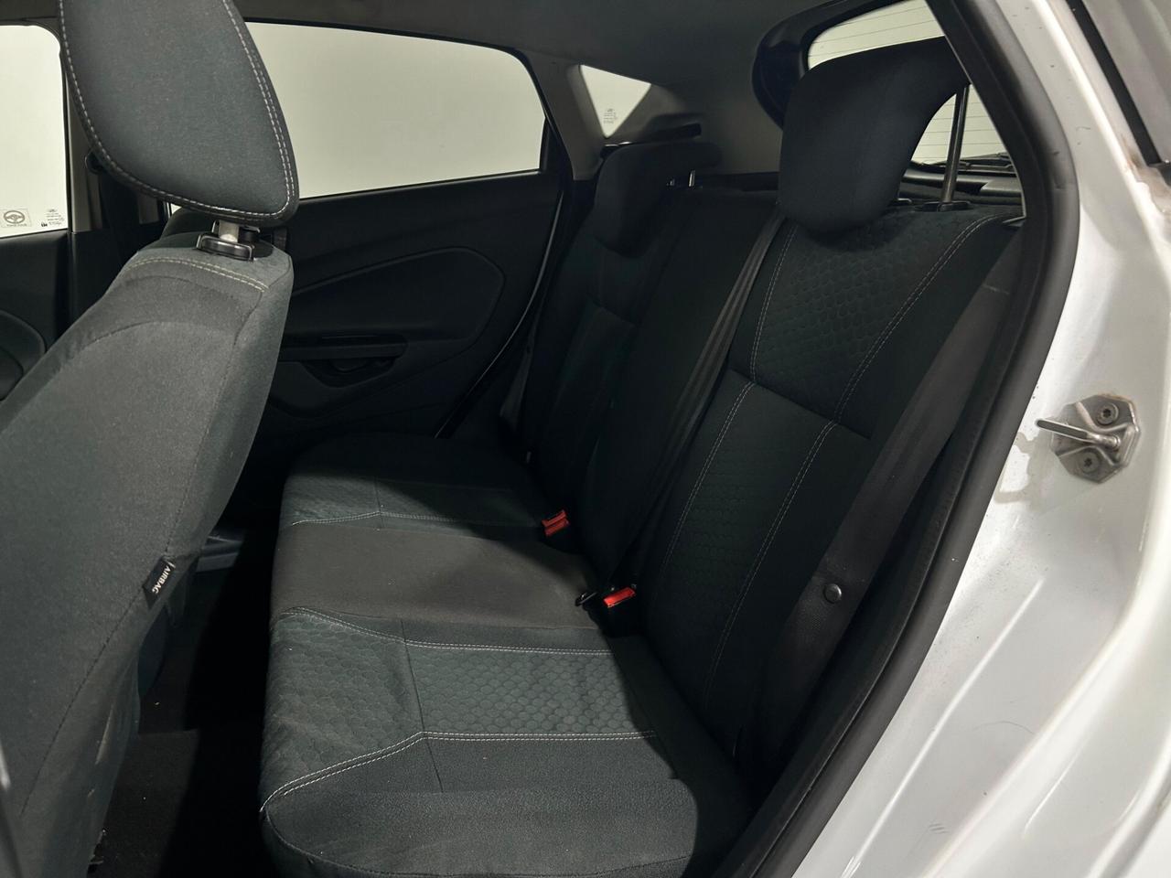 Ford Fiesta 1.4 TDCi 68CV 5 porte Titanium