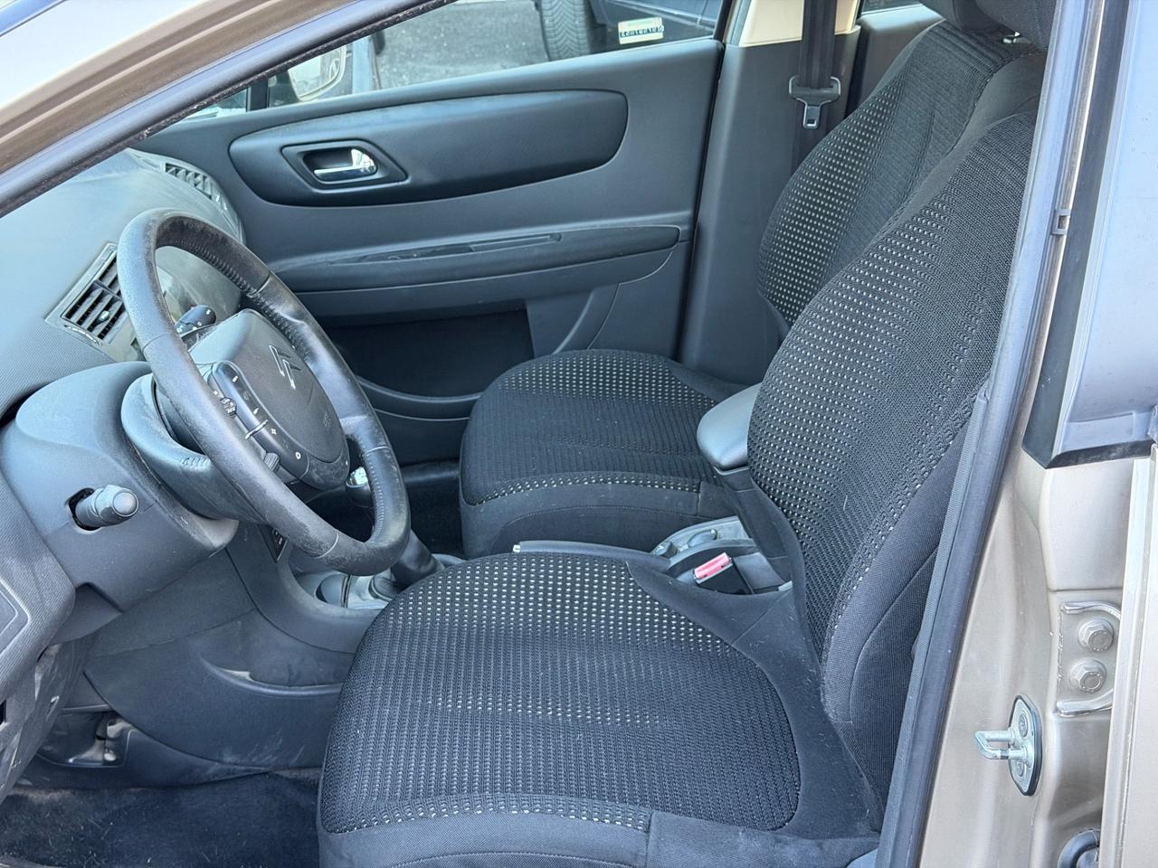 Citroen C4 1.4 VTi 95 Attraction