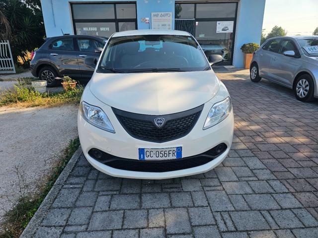 LANCIA Ypsilon 1.0 FireFly 5 porte S&S Hybrid Ecochic Silver