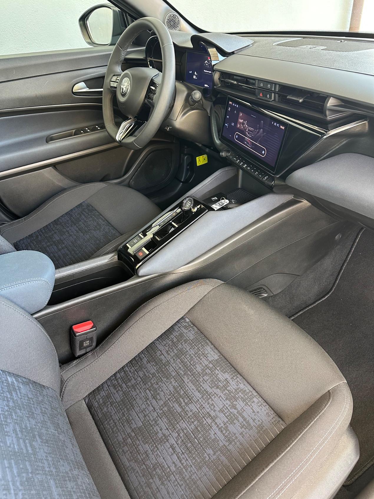 Alfa Romeo Junior 1.2 ibrida 145cv edct6