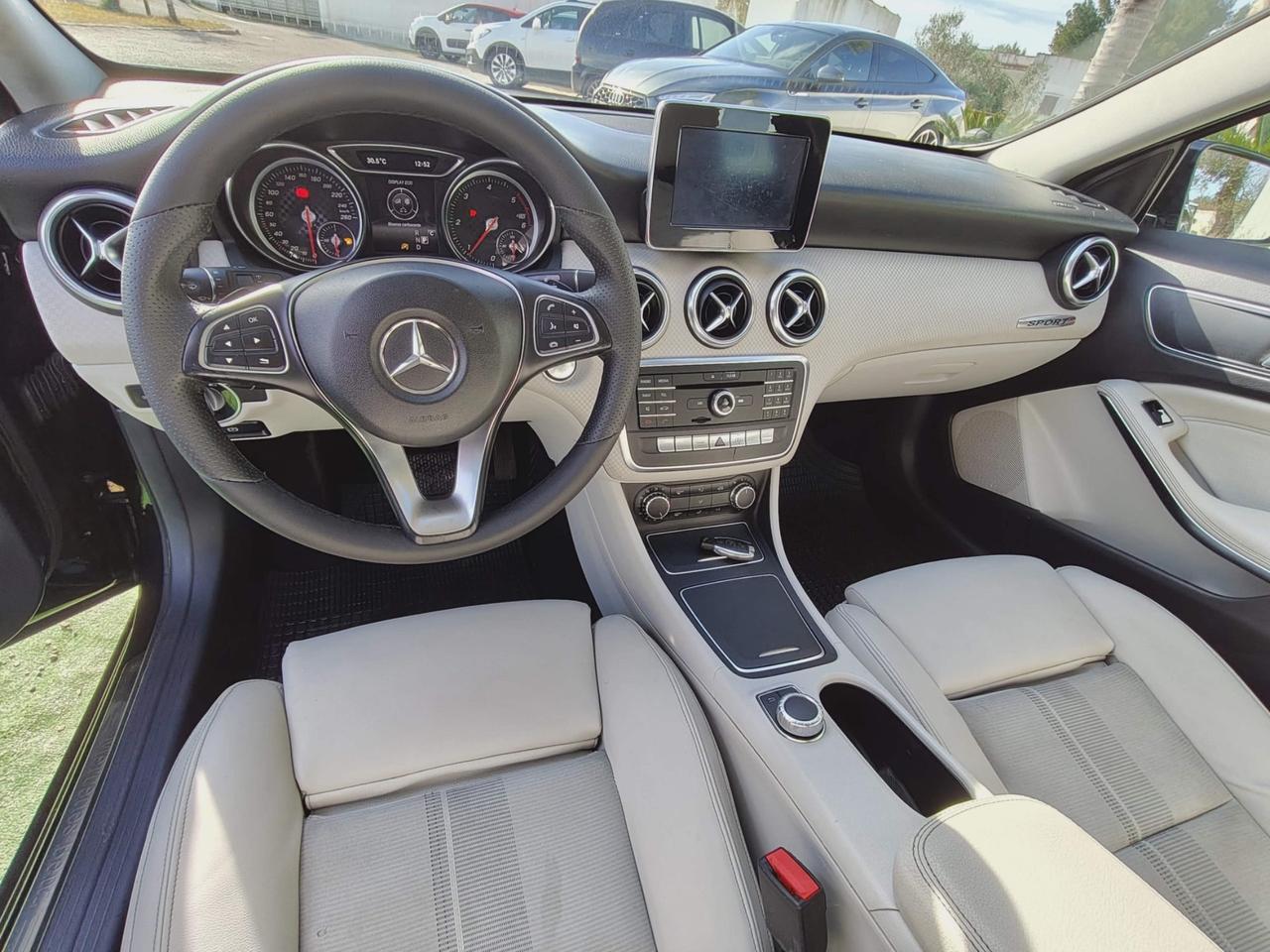 Mercedes-benz A 180 d Automatic Premium - 2018