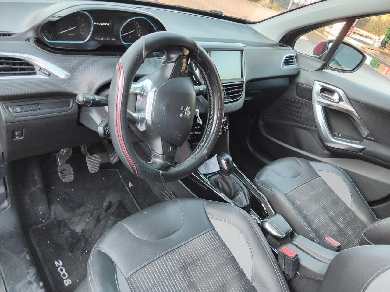 Peugeot 2008 BlueHDi 100 S&S Allure