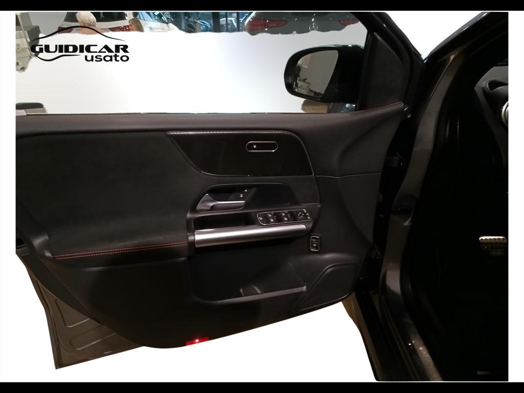 Mercedes-Benz Classe B - W247 2023 - B 180 d AMG Line Advanced Plus auto