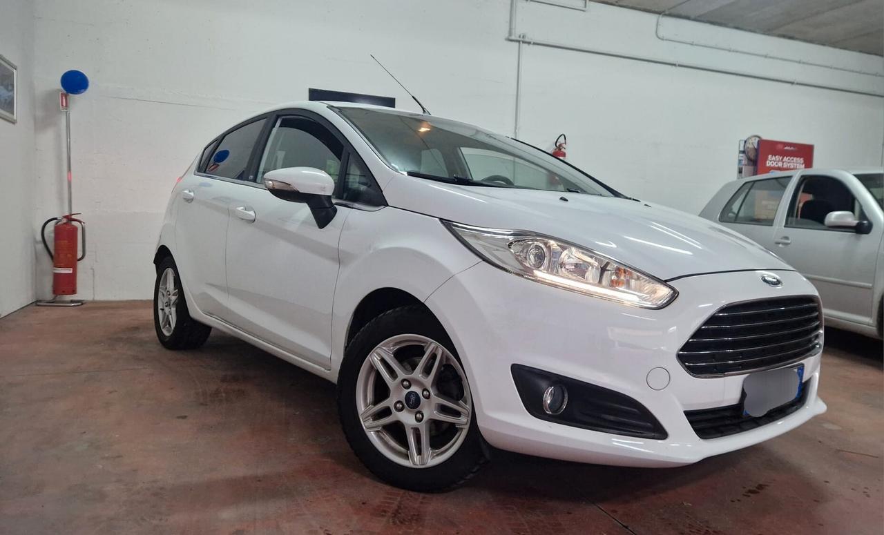 Ford Fiesta 1.5 TDCi 5 porte Titanium neopatentati ok