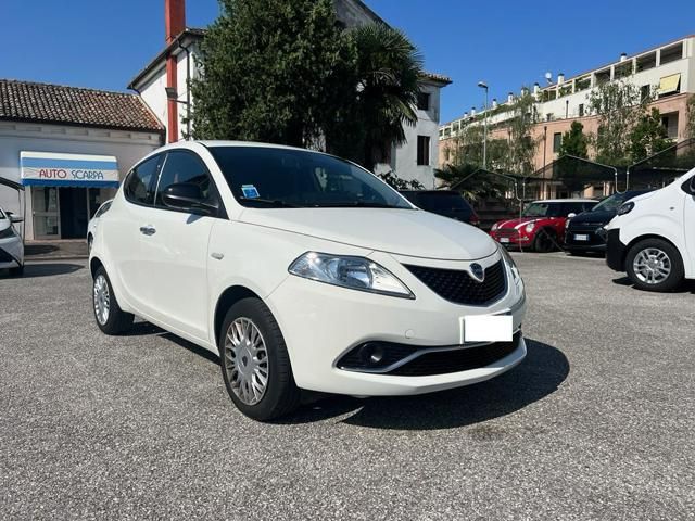 LANCIA Ypsilon 1.2 69 CV 5 porte Gold